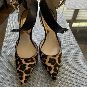 Dress heel with animal print by Michael Kors